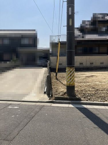 北東角　電柱
